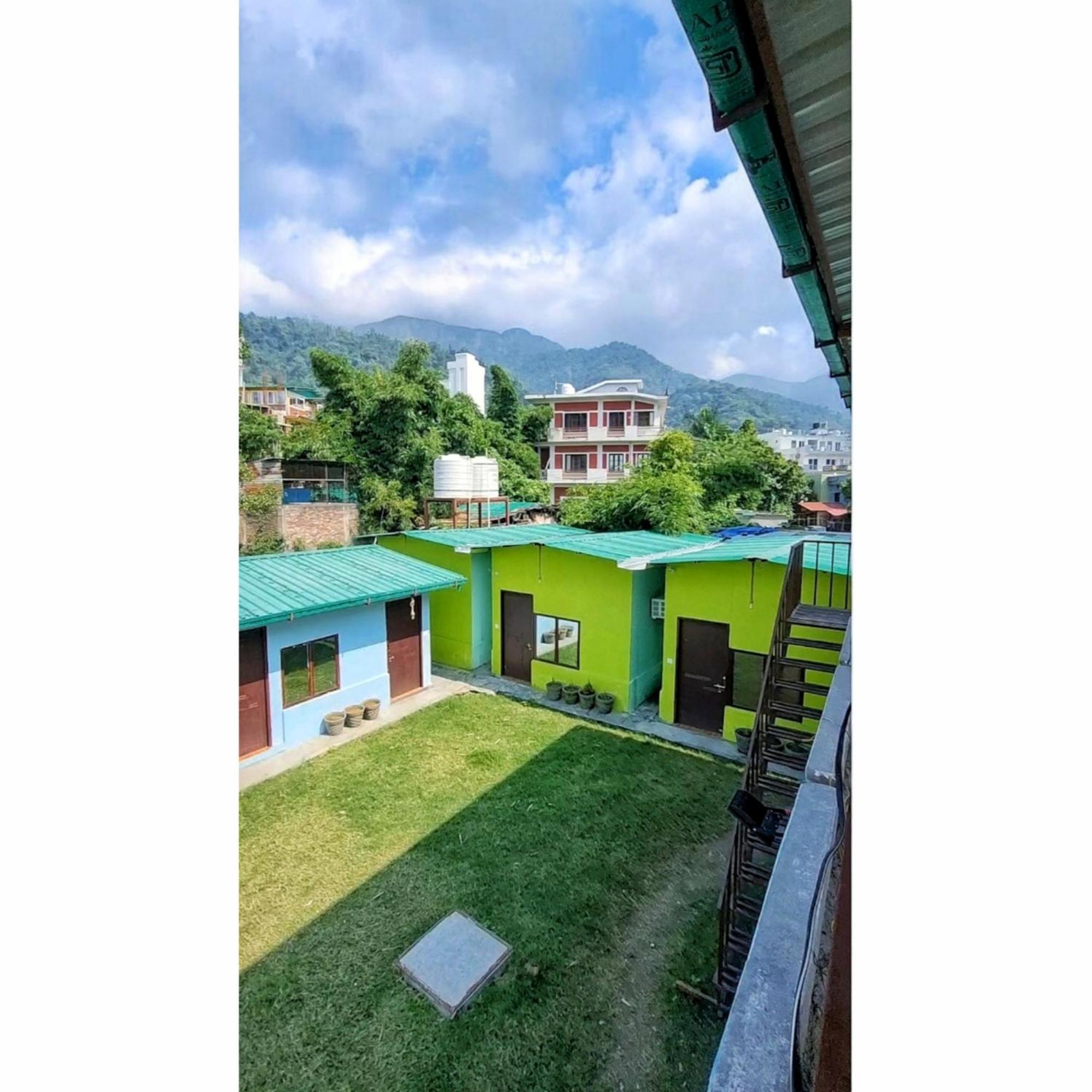 Landlopers Hostel Rishīkesh Exterior foto
